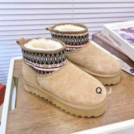 Picture of UGG Shoes _SKUUGGsz35-40J111119680